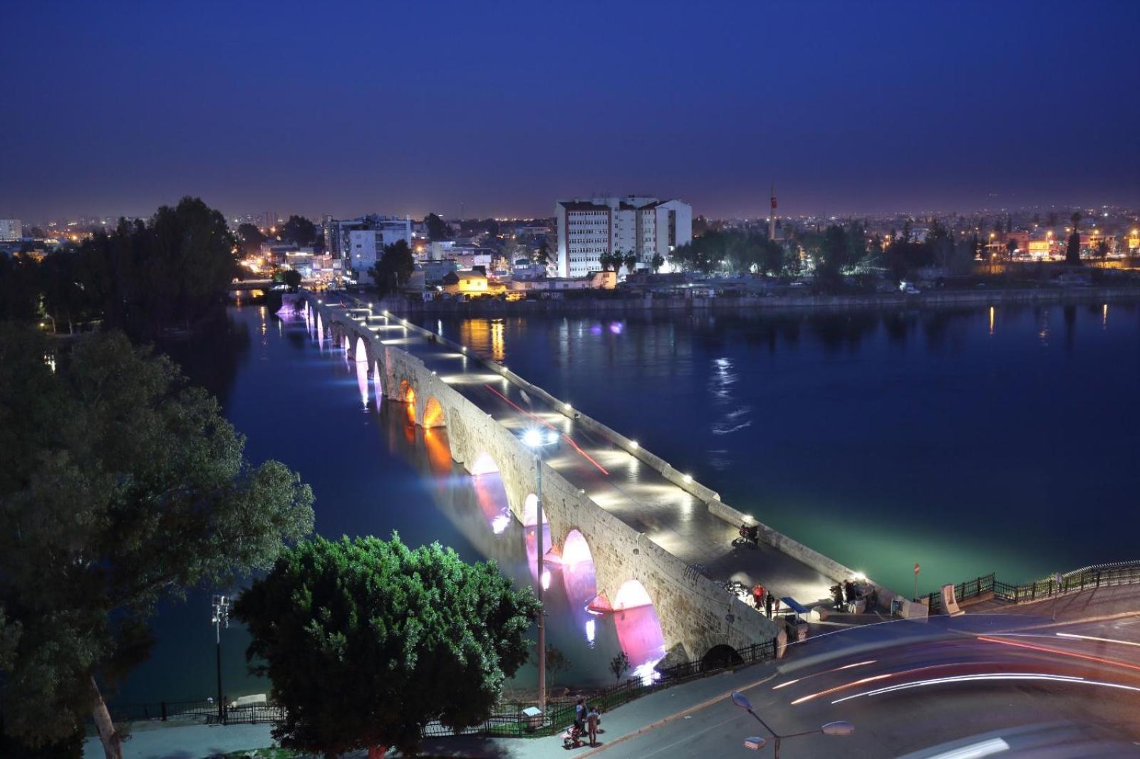 Adana Taskoeprue Hotel Экстерьер фото