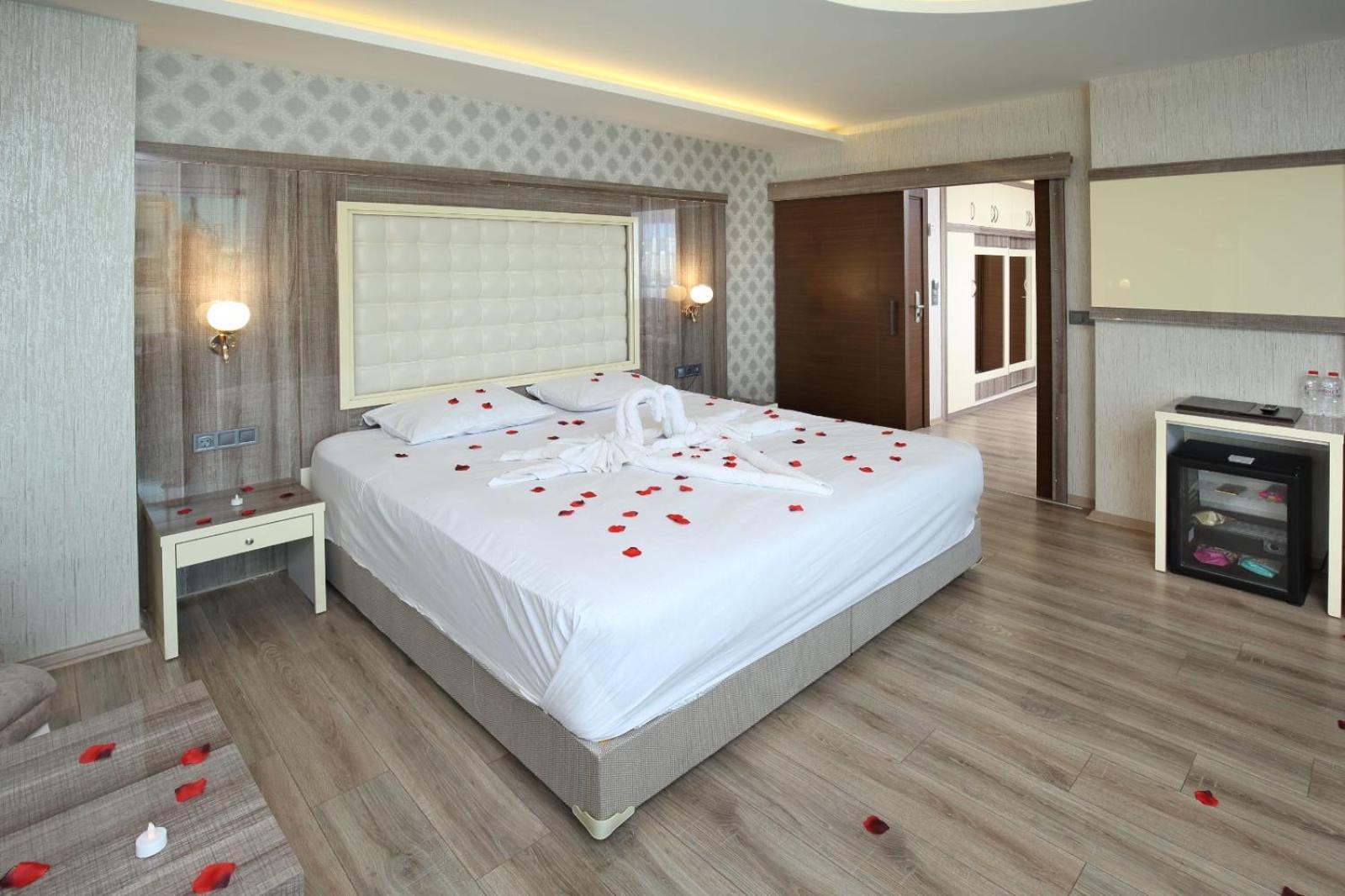 Adana Taskoeprue Hotel Экстерьер фото