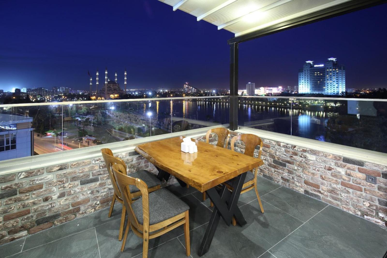 Adana Taskoeprue Hotel Экстерьер фото